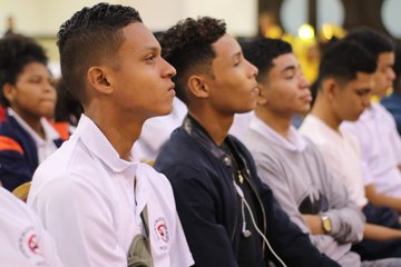 Jóvenes de 12 a 17 años son capacitados para que dialoguen con otros sobre temas de salud. Foto de twitter