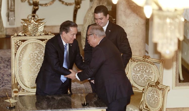 Enrique Lau Cortés asumió el cargo como director de la CSS, en acto celebrado en la Presidencia.