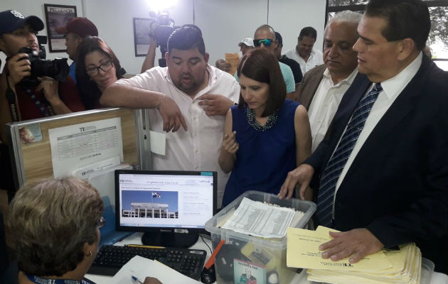 Ricardo Martinelli ya tenía asegurada su candidatura por la vía independiente. Foto/Archivos