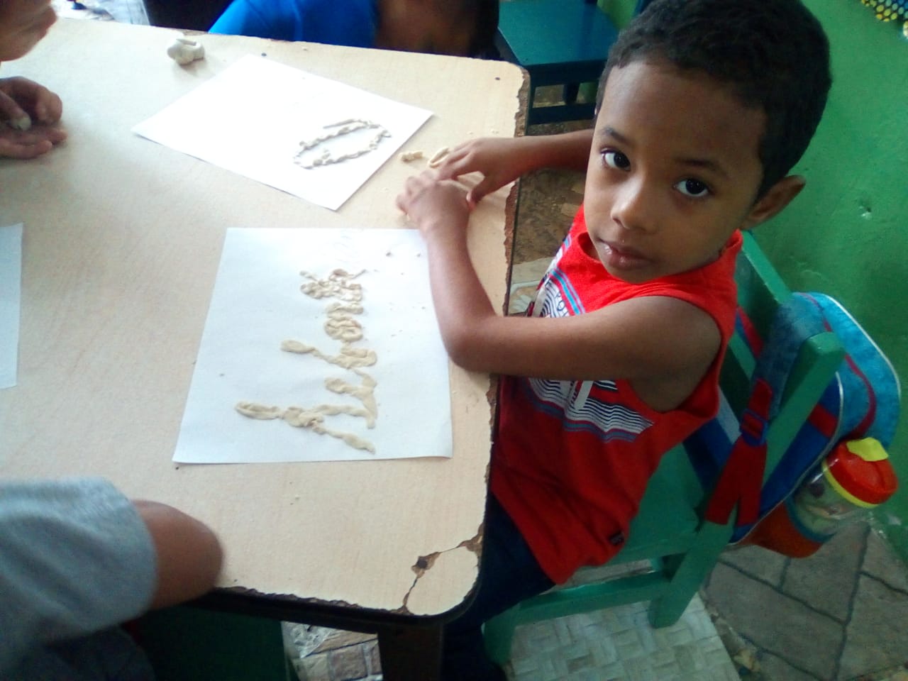 Educadores que solo reciben 220 dólares al mes llevan siete meses sin cobrar. Foto: Cortesía.