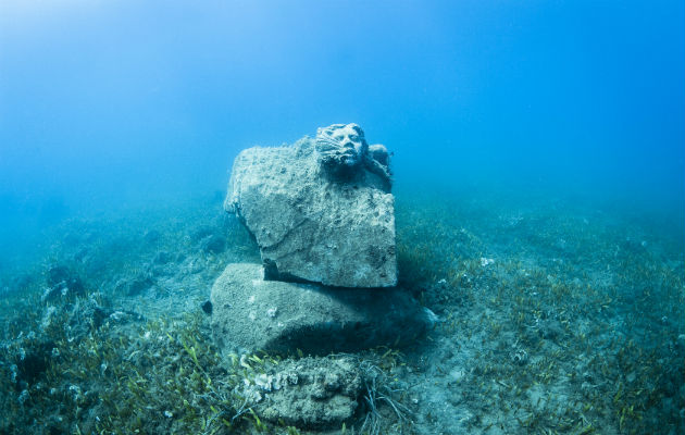 Proyecto “Casa de Peces” usa mármol tallado para disuadir la pesca de arrastre, que puede arruinar el lecho marino. Foto/ Gianni Cipriano para The New York Times.