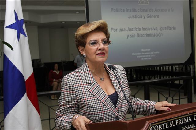 Esmeralda de Trotiño fue magistrada de la Corte Suprema de Justicia en Panamá.
