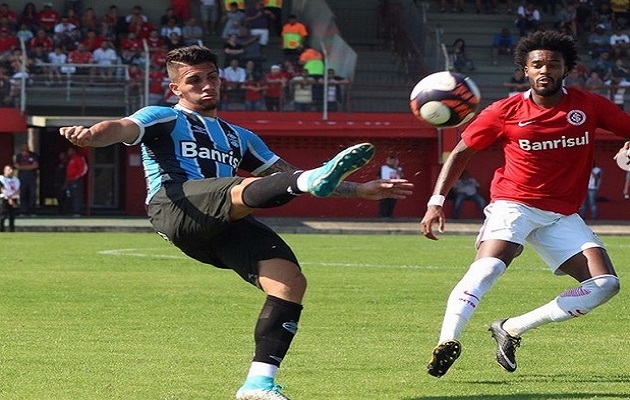 Ezequiel Esperón jugó en el Gremio de Brasil. Foto:@Esesperon