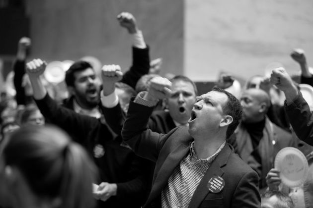 Cientos de trabajadores federales participaron en una marcha, el pasado miércoles 23 de enero, en la que pedían el fin del cierre parcial del Gobierno estadounidense en el Senado de Washington DC.. Foto: EFE.