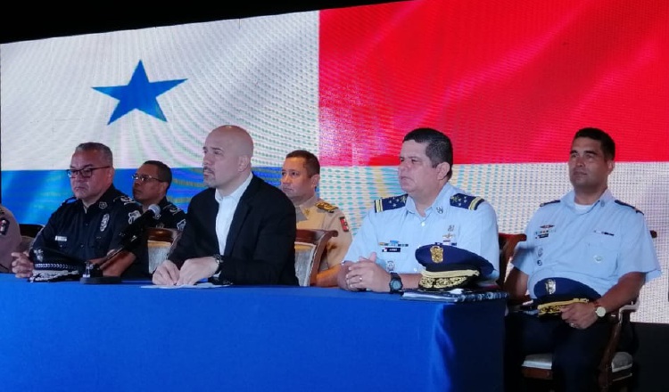 Autoridades designadas del Minseg y Policía, presentaron ayer a los nuevos directivos del Senafront y Senan. Foto de Adiel Bonilla