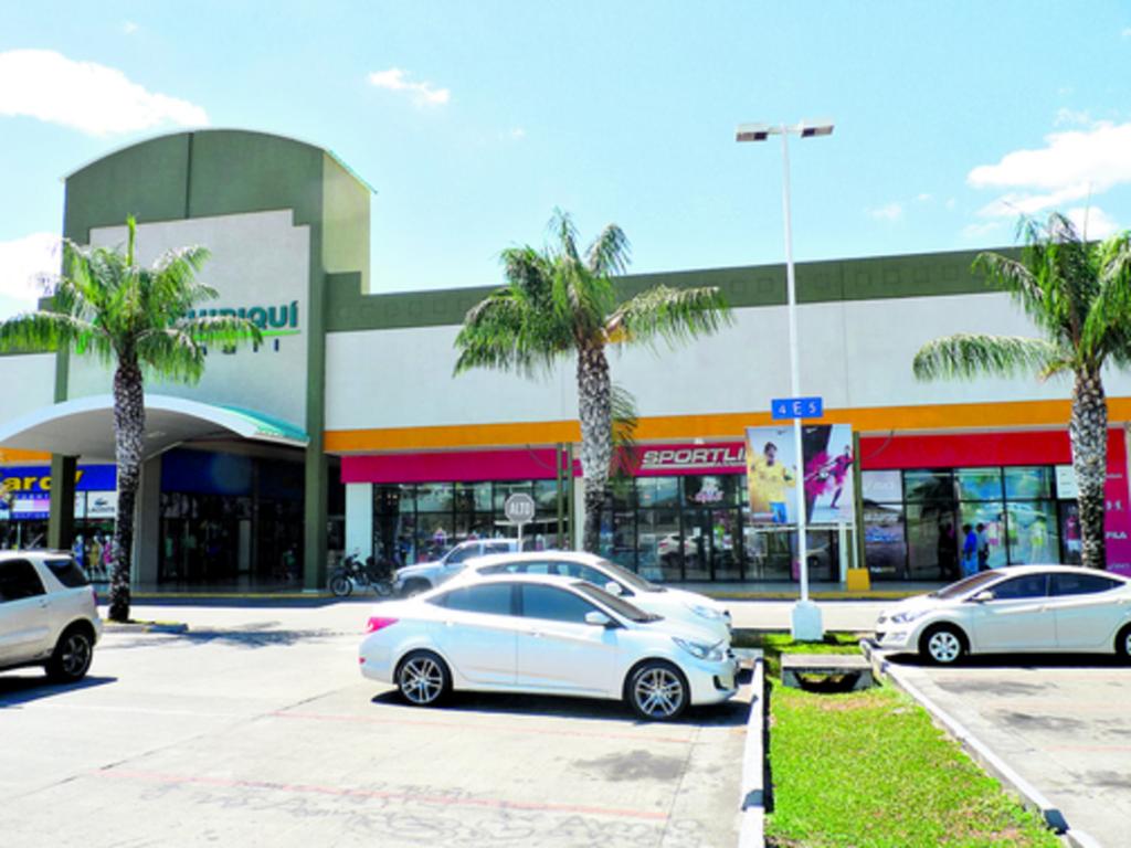 Cobro de estacionamientos en plazas comerciales. 