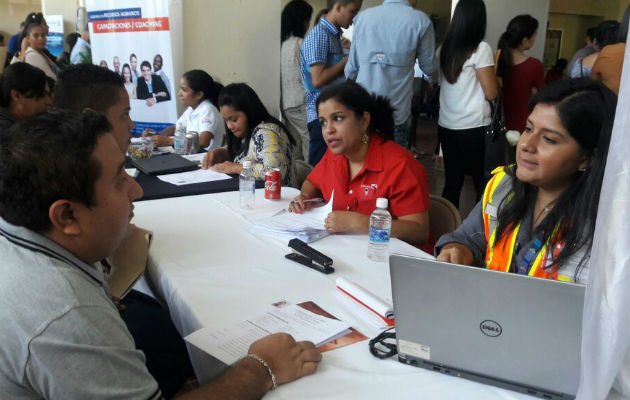 Durante el desarrollo de la feria de empleo, se atendieron a más de 1,200 personas, señaló el Mitradel.