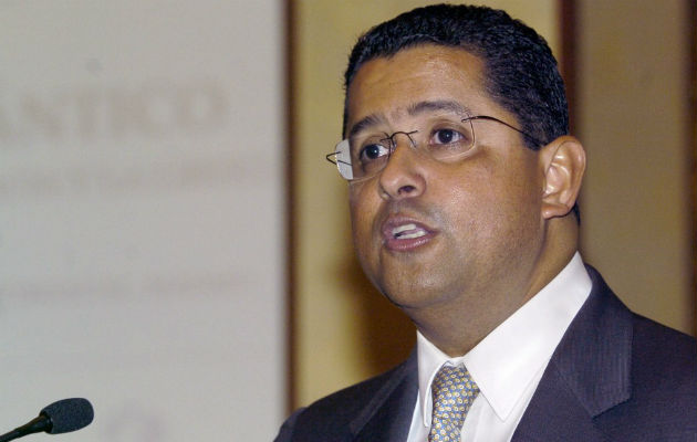 Expresidente Flores no ha sido ubicado en Panamá