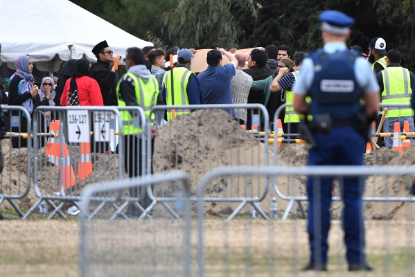 Mientras la población mantiene el luto las autoridades siguen investigando lo ocurrido. FOTO/AP