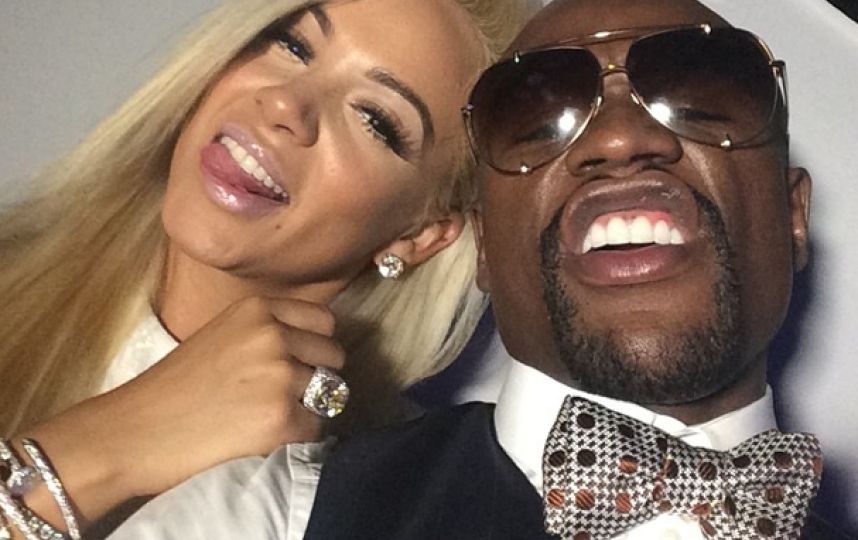 Floyd Mayweather tiene novia...y no es Liza Hernández