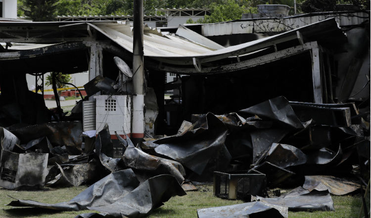 Las llamas consumieron por completo un alojamiento del llamado 'Ninho do Urubu', el centro de entrenamiento del Flamengo. Foto:AP