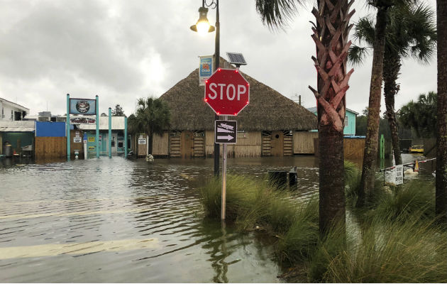 El río St. Marks se desborda en la ciudad de St. Marks, Florida, antes del huracán Michael. AP