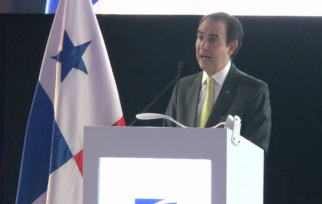 Superintendente de Bancos de Panamá, Ricardo Fernández mostró cifras del sector. Foto: SBP.