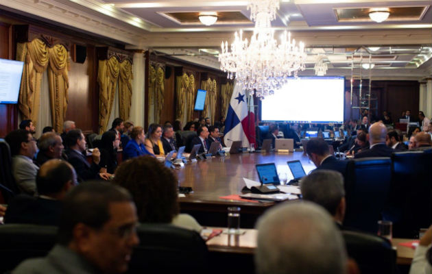 La modificación será presentada por el ministro de Economía y Finanazas, Héctor Alexander ante la Asamblea Nacional. Foto/Cortesía
