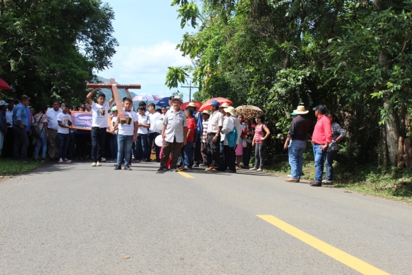 Serviliano Aguilar Toribio habitante en el distrito de Santa Fe, dijo que es imposible olvidar las enseñanzas o legados que dejó el sacerdote colombiano. Foto/Melquiades Vásquez