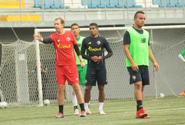 Gary Stempel tomó la selección tras la salida de Hernán “El Bolillo” Gómez. Foto Anayansi Gamez
