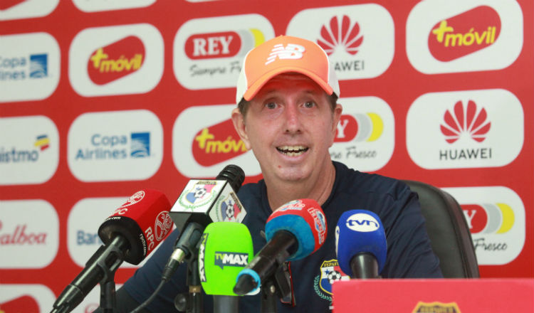 Gary Stempel tomó la selección tras la salida de Hernán “El Bolillo” Gómez. Foto Anayansi Gamez