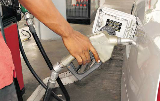 La gasolina aumentará su precio en un centavo por litro.