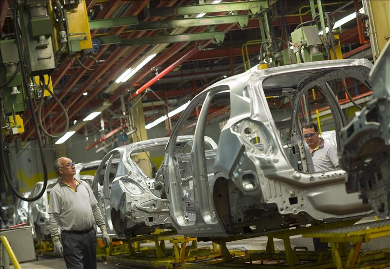 Aumentarán de 250 a 275 dólares los pagos semanales que realiza a los trabajadores en huelga de la General Motors. Foto/EFE Archivo