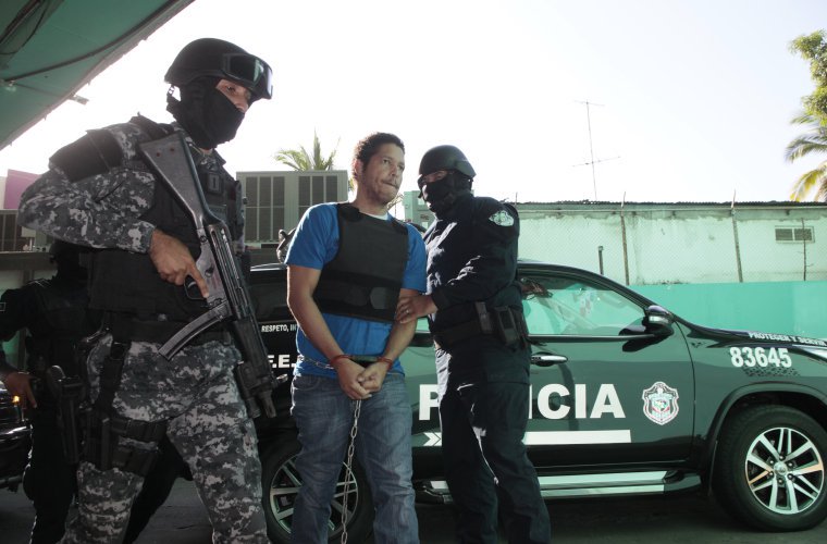 Gilberto Ventura Ceballos cuando era conducido al Sistema Penal Acusatorio.