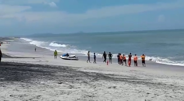 Personal del Sinaproc, utiliza jetski para efectuar la búsqueda en la costa de Gorgona aunque no se ha ubicado el joven. Foto/Eric Montenegro