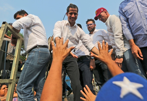 Juan Guaidó, de 35 años, se refirió al debate del Consejo de Seguridad y planteó que el caso venezolano se debe evaluar “todas las acciones” porque “no podemos permitir que se perpetúe el hambre”. FOTO/AP