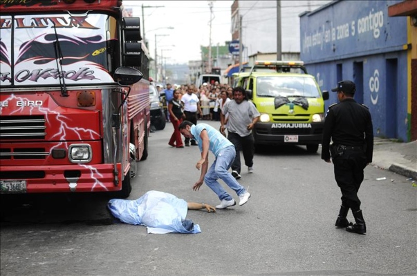 Guatemala ha avanzado en la última década en materia de seguridad, ya que de una tasa de 46 asesinatos por cada 100,000 habitantes la ha reducido a 22. FOTO/EFE