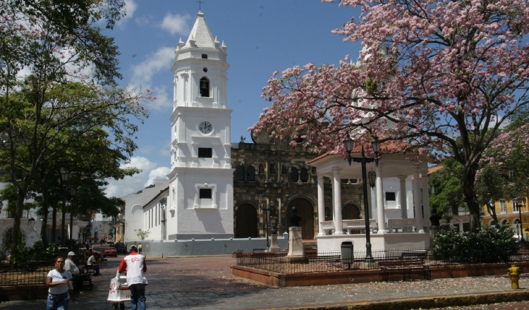 'Portal Waikán' resalta la belleza de los guayacanes y de los habitantes de Panamá. Editada por Ariel Barría Alvarado.