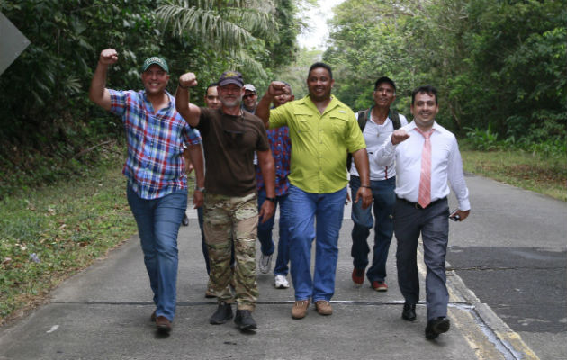 El exdirector de la Policía Nacional, Gustavo Pérez, realizó una caminata junto a familiares y amigos. Edwards Santos 