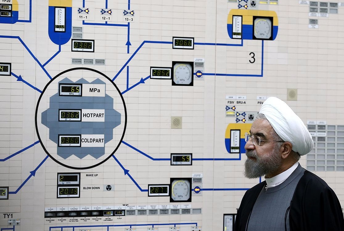 Irán debe limitar su programa nuclear para no poder desarrollar a corto plazo una bomba atómica, aseguran.