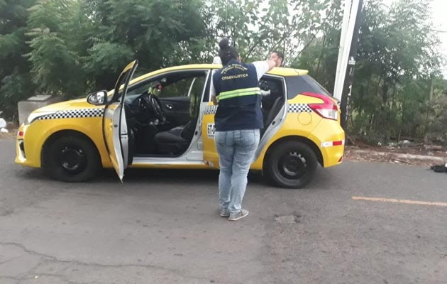 Dos sospechosos fueron aprehendidos en el sector El Aserrío, cerca al lugar donde se había cometido el hecho.  Foto/Cortesía