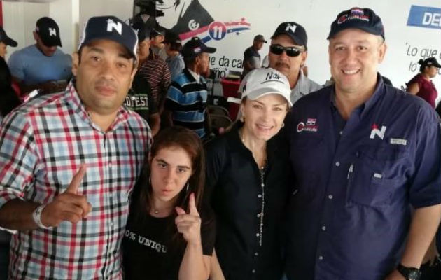En Chitré, el circuito electoral más grande de la provincia, resultó electo el perredista Juan Carlos Huertas Solís (izq). Foto: Thays Domínguez.