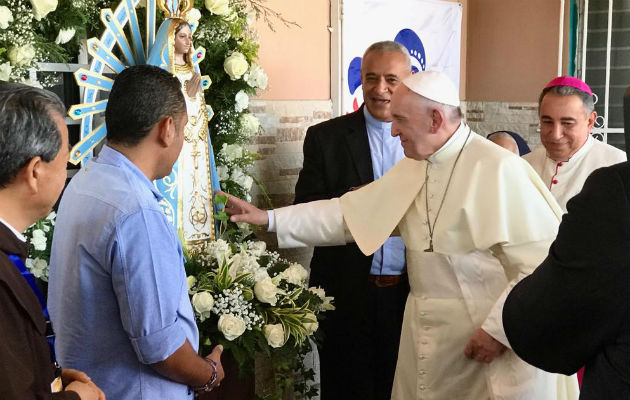  El prójimo también tiene rostros, dijo el papa Francisco a agentes pastorales en Panamá. Foto/Cortesía