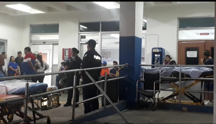 Se conoció que el aprehendido acudió en primera instancia a un centro hospitalario privado, ya que presentaba una herida con arma blanca y había señalado que le habían robado; sin embargo del nosocomio notificaron a la Policía Nacional y trasladaron posteriormente al Hospital Rafael Hernández con una herida con arma blanca quien señaló en principio que supuestamente le intentaron robar. Foto/José Vásquez