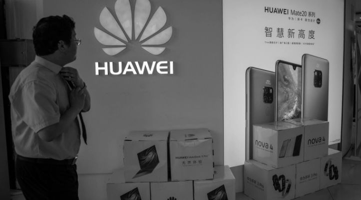 Una tienda de Huawei en Pekín, China. Foto: EFE.