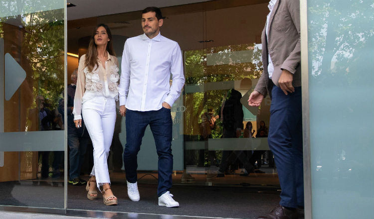 Iker Casillas y su esposa Sara Carbonero. Foto:EFE