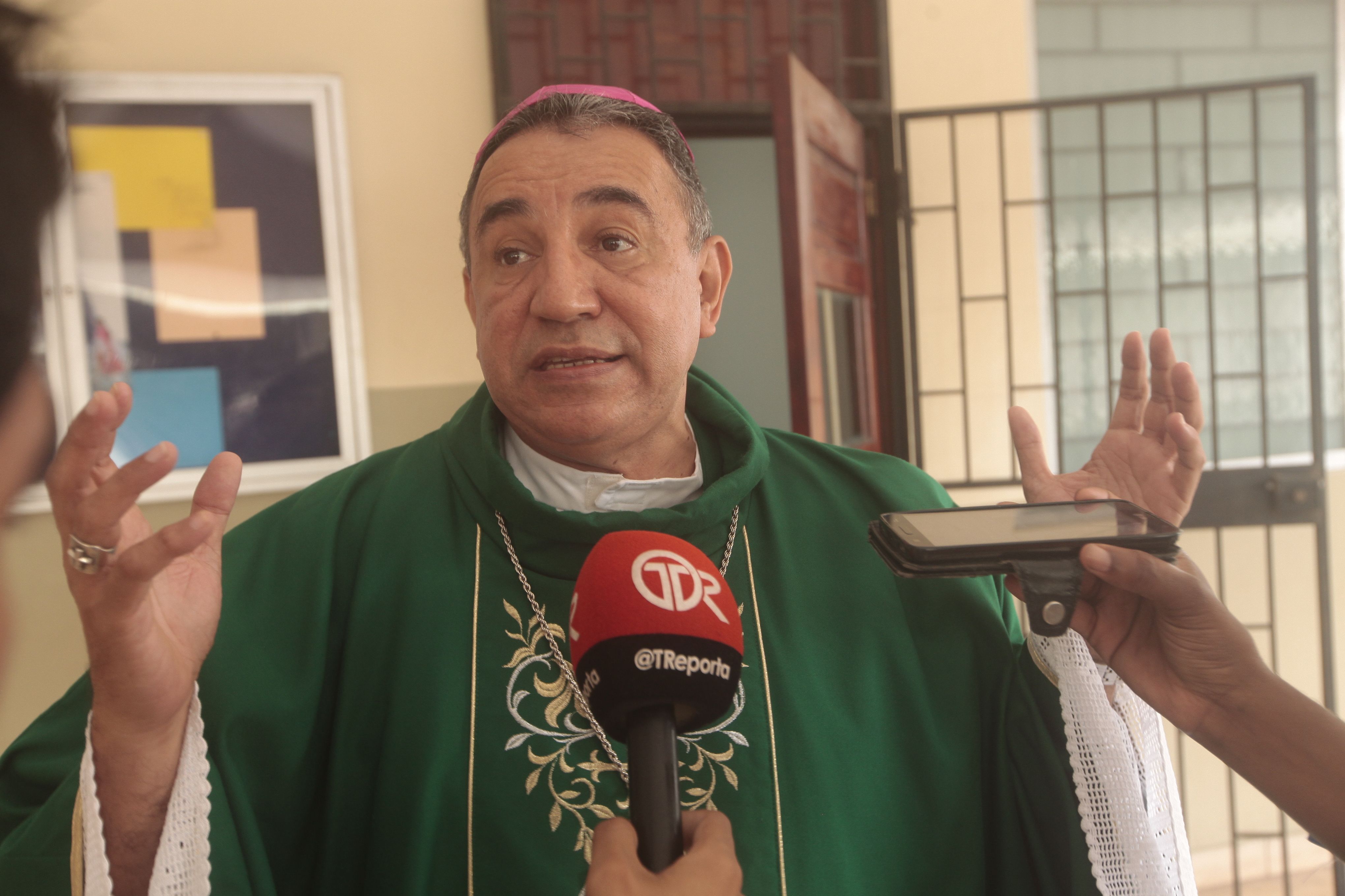 Ulloa espera respuestas del Gobierno sobre ola de violencia en el país