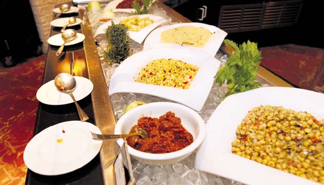 Algunos de los exquisitos platillos del bufé.