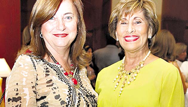 Aida Quijano y Vilma Reina.