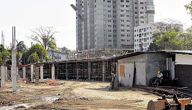 En el Instituto José Dolores Moscote los trabajos continúan.