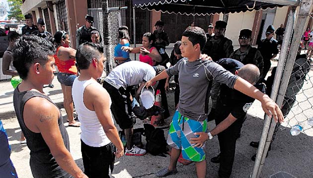 Más de 400 unidades vigilan el Carnaval MetroCity.(Erick Barrios)
