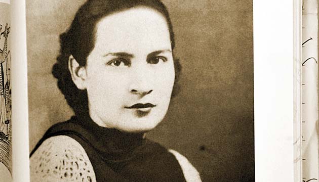 Otilia Tejeira. Destacada intelectual y educadora. Dirigente del Partido Nacional Feminista (PNF) y de la Unión Nacional de Mujeres. Se le considera como la panameña que en el ámbito internacional ha desempeñado cargos públicos de mayor importancia. Fue presidenta de la Asociación de Mujeres Universitarias durante tres periodos.