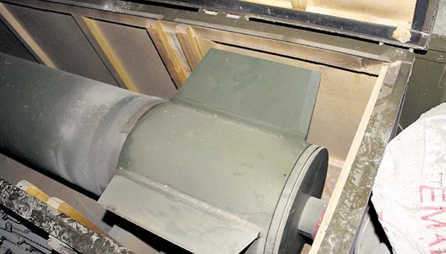 Las armas estaban ocultas en sacos de cemento.(EFE)