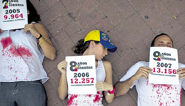 Las protestas en Venezuela se mantienen en diferentes puntos.(EFE)
