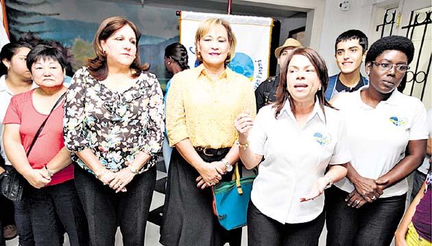Acceso a personal calificado La directora del Caspan, Maruja Villalobos, explica que se cuenta con un equipo de profesionales altamente capacitados en atención a la condición de discapacidad. Pero al ser una institución del Estado, las familias pueden beneficiarse gratuitamente de sus servicios.