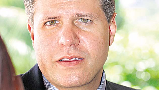 Carlos González Ramírez, Monto: 20,000.00, Contrato: Revisión de anteproyectos, Presidente de la Comisión de Libre Empresa en Apede.