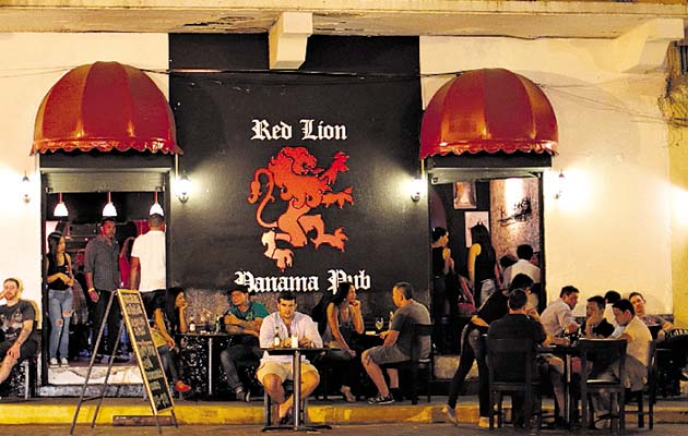 En los bares y restaurantes se vive un ambiente relajado.