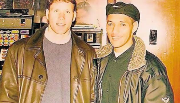 Viveros (dcha.), junto al holandés Marco van Basten (izq.).(Cortesía)