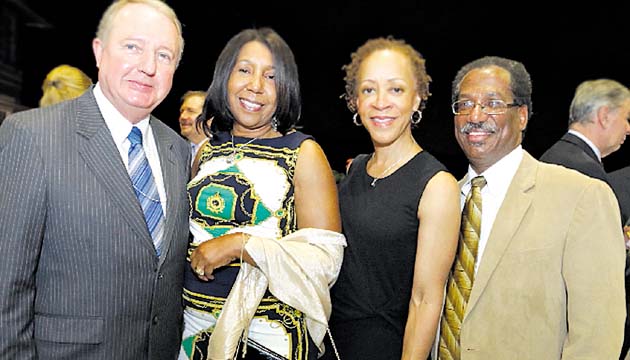 Paul Fermoile, Carolyn Hardy, Rosie Richmond Whalum y Marino Hardy.