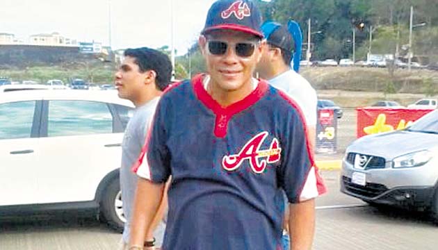 Seguidor de los Bravos de Atlanta, equipo donde juega Bethancourt.(Anayansi Gamez)